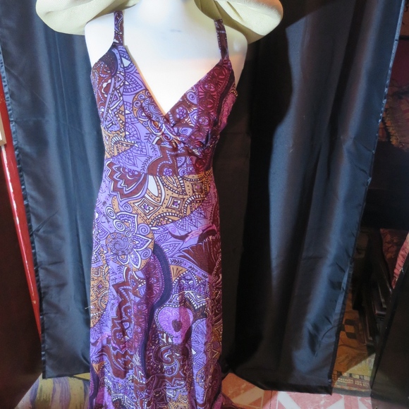 Dress - Picture 1 of 2